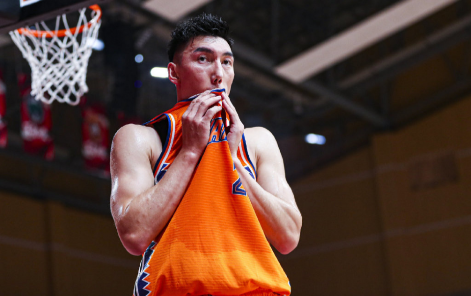 澳门金沙网址 -包含转会期门兴格拉德巴赫调整名单以备CBA季后赛，伤情更新环节打磨，更衣室稳定，赛程密集仍需轮换的词条